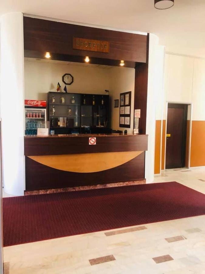 Hotel Muntenia Câmpina Eksteriør billede