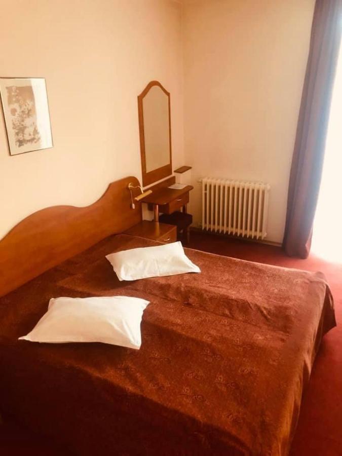 Hotel Muntenia Câmpina Eksteriør billede