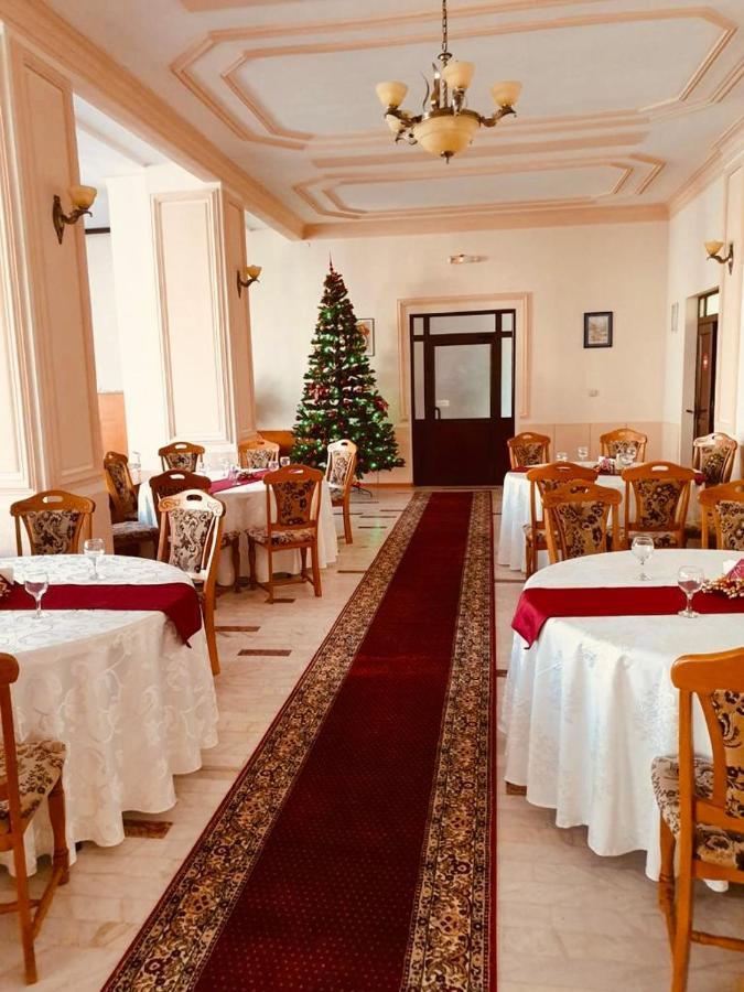 Hotel Muntenia Câmpina Eksteriør billede