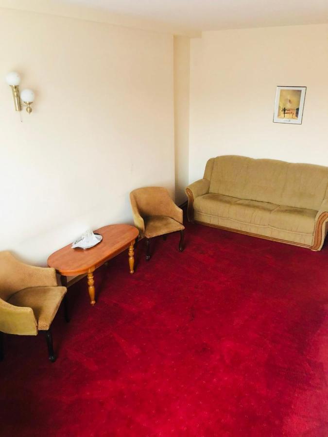 Hotel Muntenia Câmpina Eksteriør billede