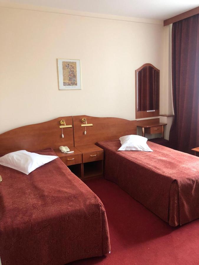 Hotel Muntenia Câmpina Eksteriør billede